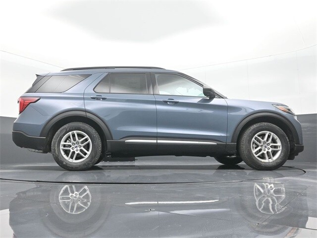 new 2025 Ford Explorer car, priced at $39,945