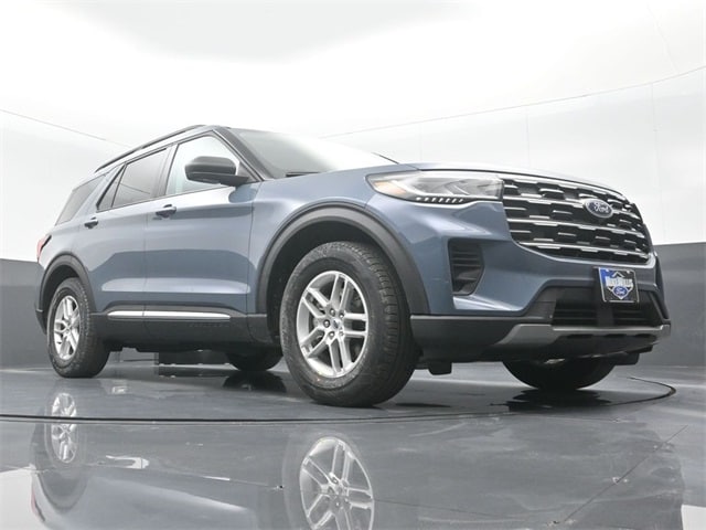 new 2025 Ford Explorer car, priced at $39,945