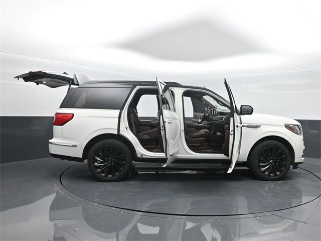 used 2021 Lincoln Navigator car, priced at $48,278