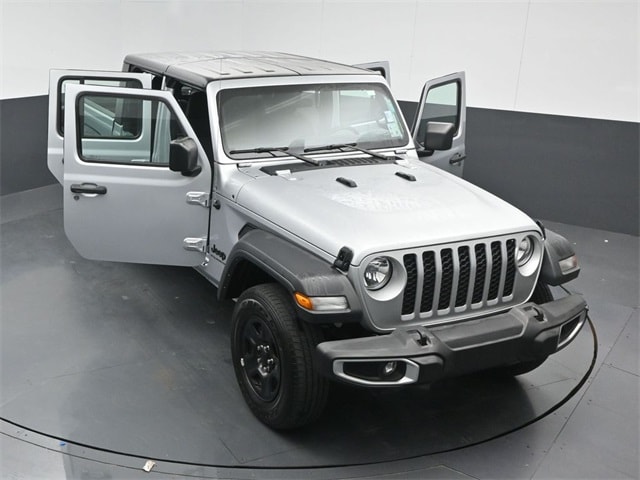 used 2023 Jeep Gladiator car, priced at $32,789