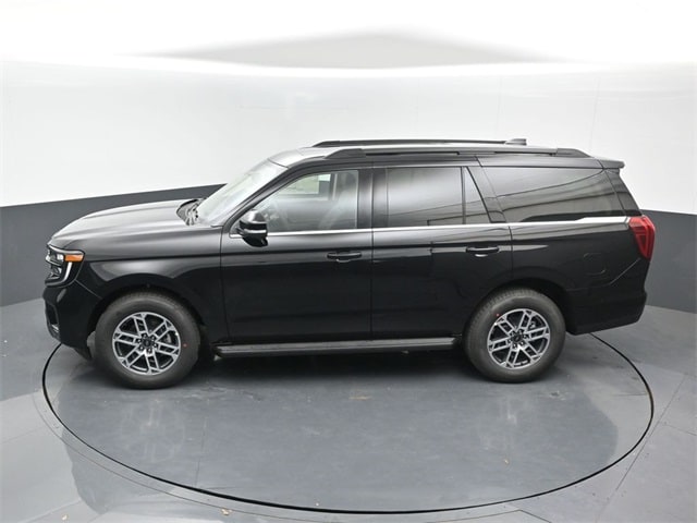 new 2025 Ford Expedition car, priced at $68,210