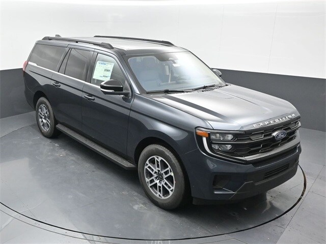 new 2025 Ford Expedition car, priced at $71,705