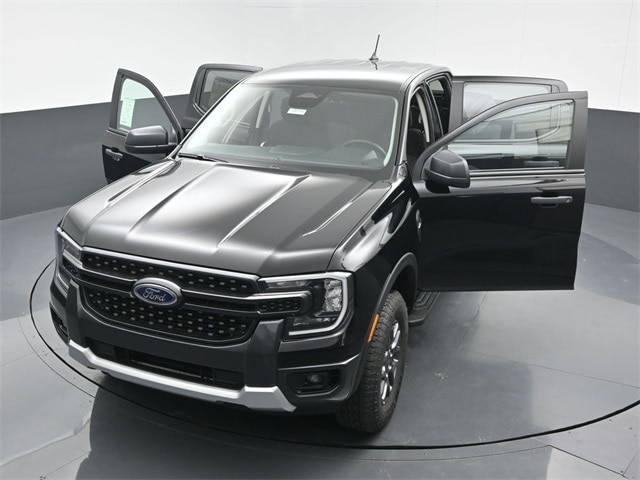new 2025 Ford Ranger car, priced at $40,375
