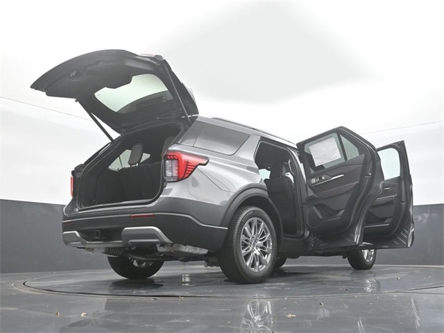 new 2025 Ford Explorer car, priced at $50,195