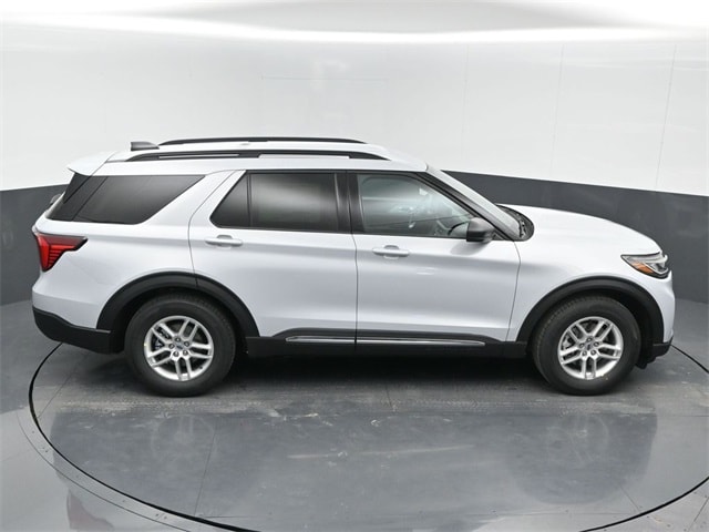 new 2025 Ford Explorer car, priced at $41,620