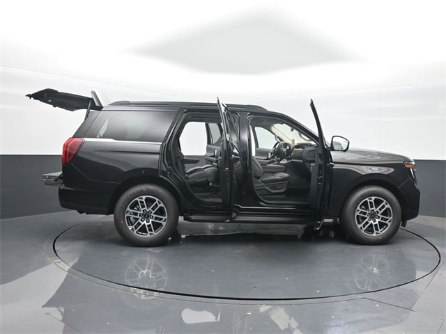 new 2025 Ford Expedition car, priced at $68,210
