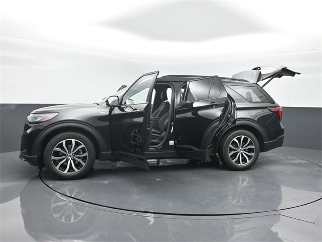 new 2025 Ford Explorer car, priced at $43,615