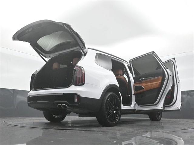 used 2025 Kia Telluride car, priced at $45,668