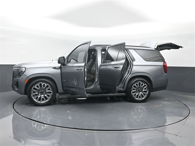 used 2021 GMC Yukon car, priced at $48,764