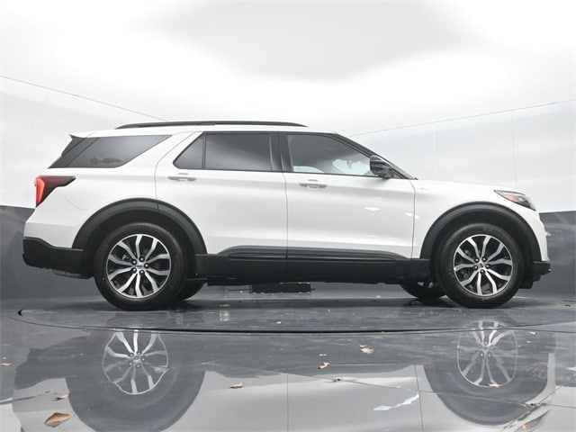 new 2025 Ford Explorer car, priced at $45,005