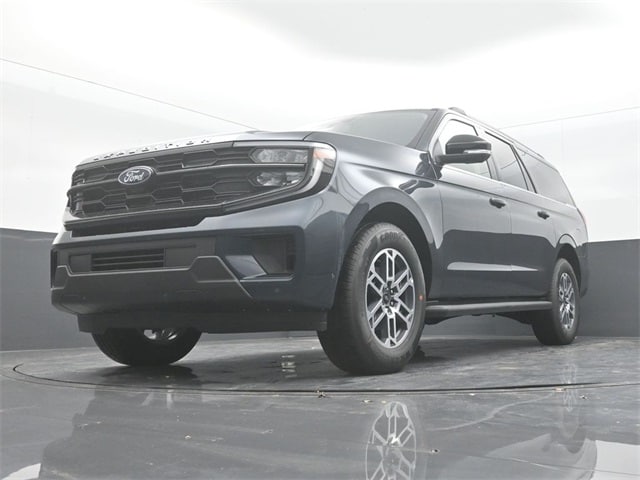 new 2025 Ford Expedition car, priced at $71,705