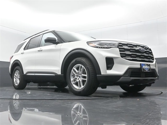 new 2025 Ford Explorer car, priced at $40,245