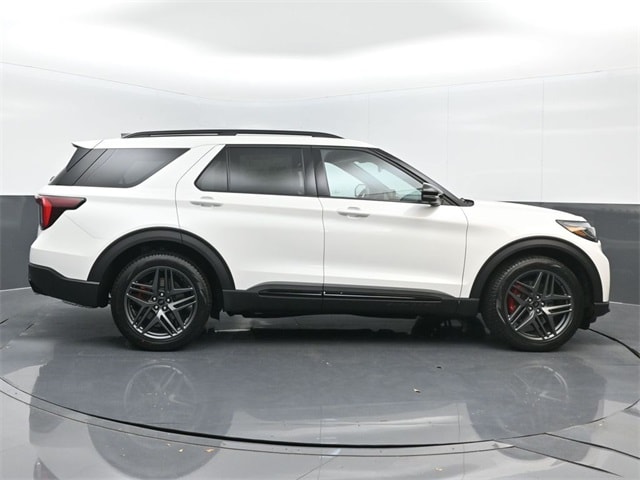 new 2025 Ford Explorer car, priced at $61,620