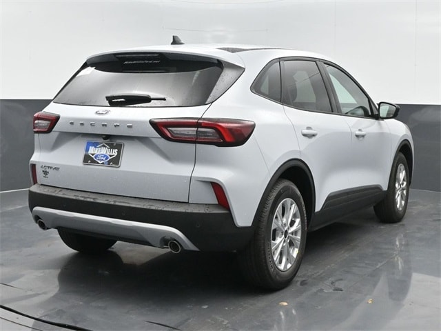 new 2025 Ford Escape car, priced at $30,980