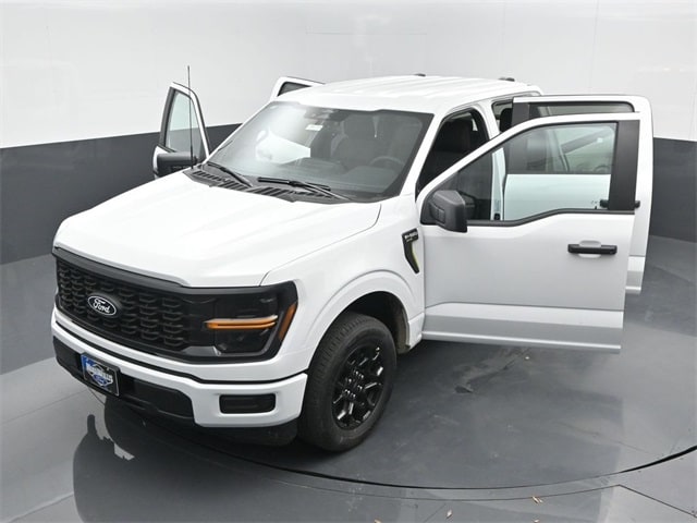 new 2025 Ford F-150 car, priced at $40,795