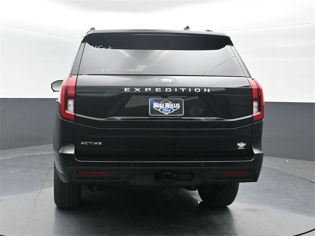 new 2025 Ford Expedition car, priced at $68,210