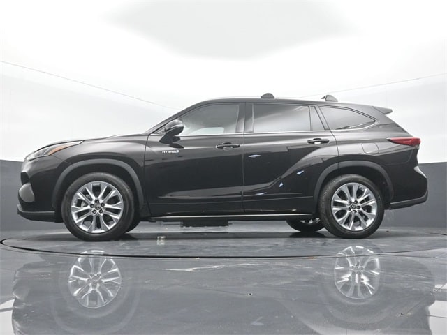 used 2021 Toyota Highlander Hybrid car, priced at $29,132