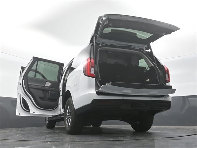 new 2025 Ford Expedition car, priced at $63,995