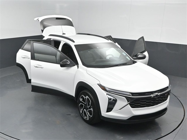 used 2025 Chevrolet Trax car, priced at $24,182