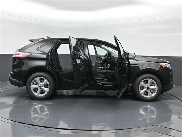 new 2024 Ford Edge car, priced at $33,060