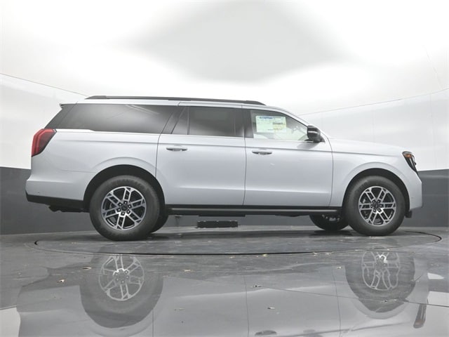 new 2025 Ford Expedition car, priced at $71,210