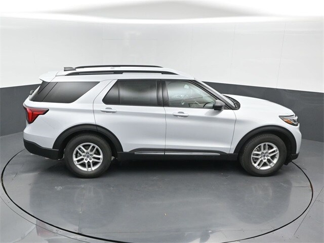 new 2025 Ford Explorer car, priced at $37,645