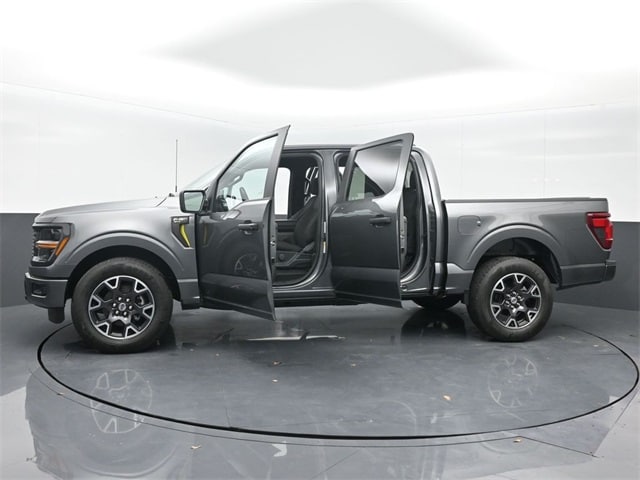 new 2024 Ford F-150 car, priced at $44,553