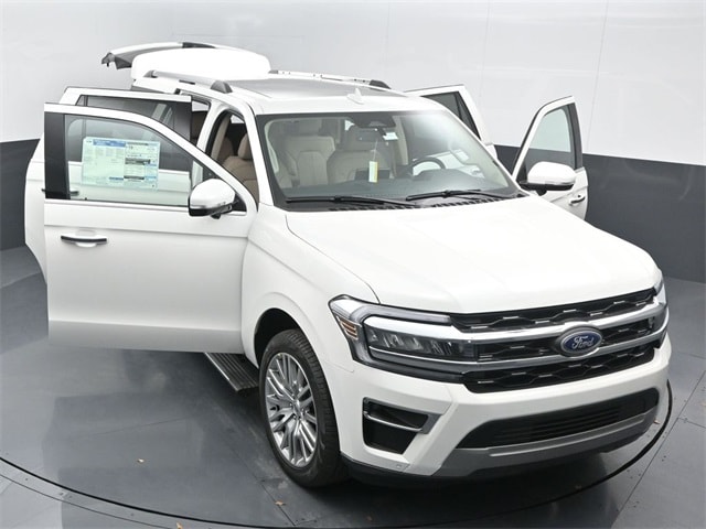 new 2024 Ford Expedition car, priced at $73,895