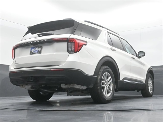 new 2025 Ford Explorer car, priced at $40,245