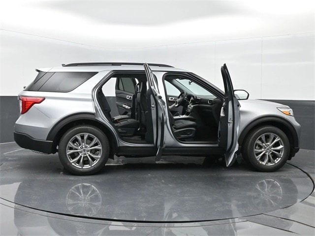 new 2024 Ford Explorer car, priced at $41,075