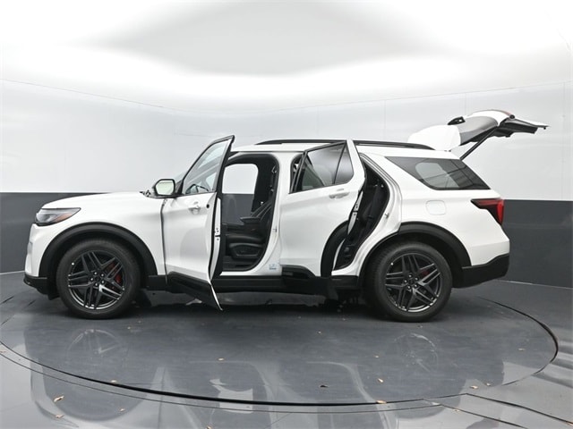 new 2025 Ford Explorer car, priced at $58,090