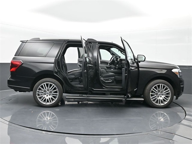 new 2024 Ford Expedition car, priced at $74,270