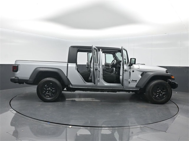 used 2023 Jeep Gladiator car, priced at $32,789