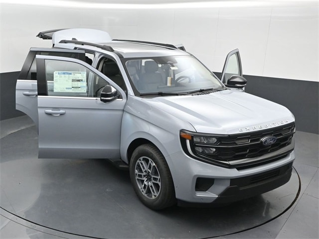 new 2025 Ford Expedition car, priced at $69,205