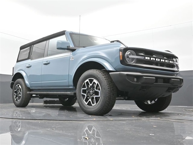 used 2023 Ford Bronco car, priced at $43,254