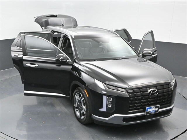 used 2024 Hyundai Palisade car, priced at $42,856