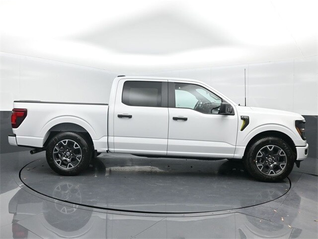 new 2024 Ford F-150 car, priced at $40,670