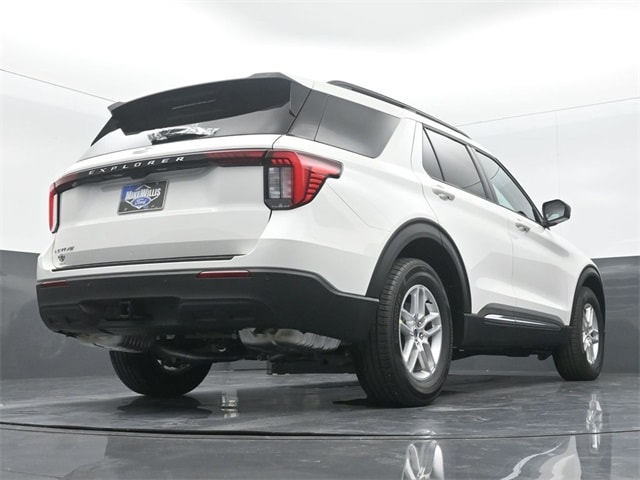 new 2025 Ford Explorer car, priced at $40,245