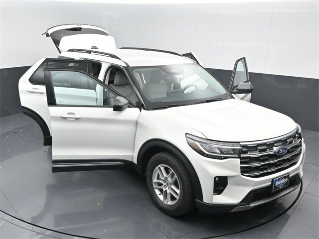 new 2025 Ford Explorer car, priced at $42,105