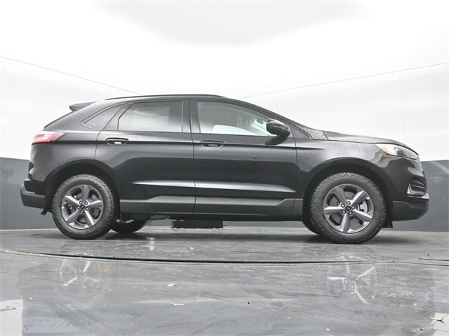 new 2024 Ford Edge car, priced at $36,805