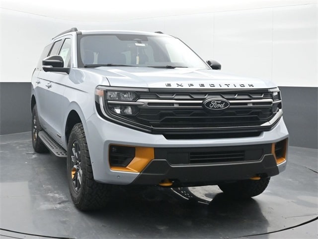 new 2025 Ford Expedition car, priced at $84,540