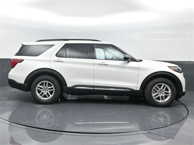 new 2025 Ford Explorer car, priced at $40,245