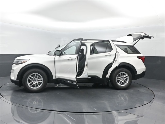 new 2025 Ford Explorer car, priced at $38,440