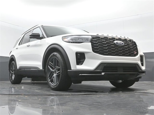 new 2025 Ford Explorer car, priced at $61,620