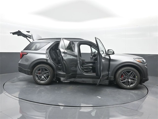 new 2025 Ford Explorer car, priced at $54,365