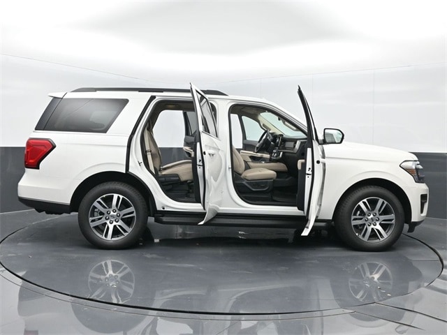 new 2024 Ford Expedition car, priced at $58,620