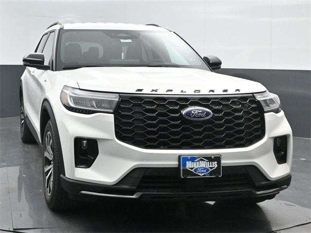 new 2025 Ford Explorer car, priced at $45,905