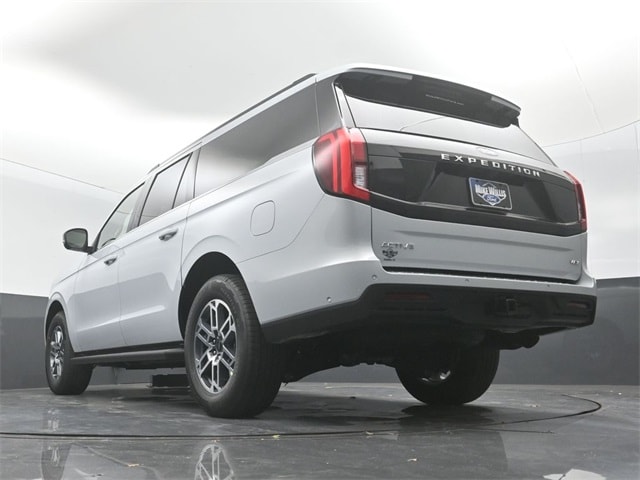 new 2025 Ford Expedition car, priced at $71,210