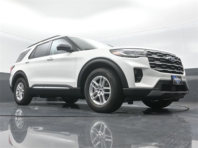 new 2025 Ford Explorer car, priced at $42,605