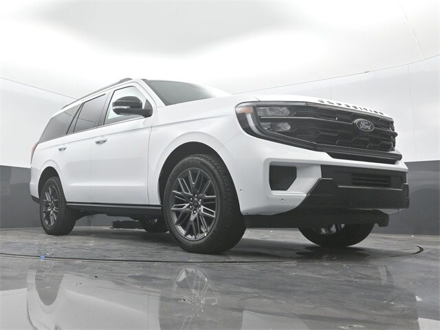 new 2025 Ford Expedition car, priced at $85,230